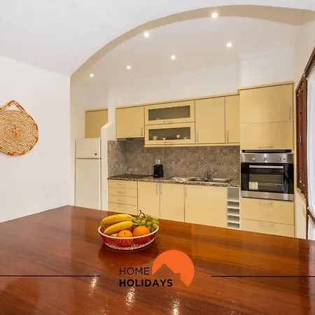 #015 Buganvilia By Holidays *