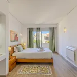 #015 Buganvilia By Holidays Vakantiehuis *