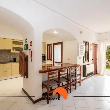 #015 Buganvilia By Holidays Tatil Evi *