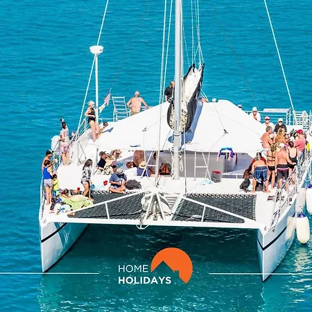 #015 Buganvilia By Holidays *