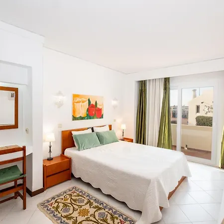 Holiday home #015 Buganvilia By Holidays