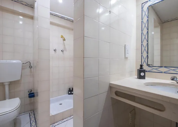 #015 Buganvilia By Holidays