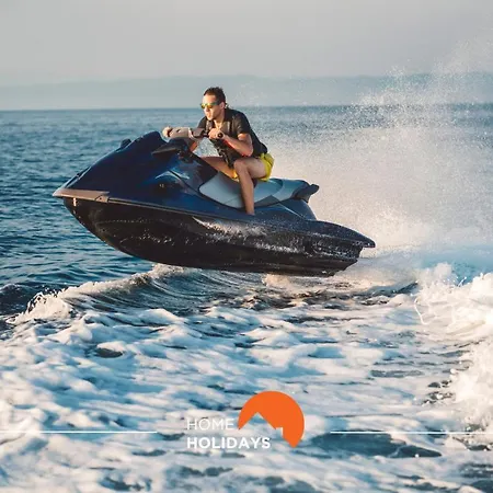 #015 Buganvilia By Holidays *